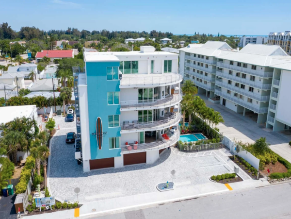 Gulf Views Siesta Key Vacation Condo Four Bedrooms - Ideal Beach Getaway
